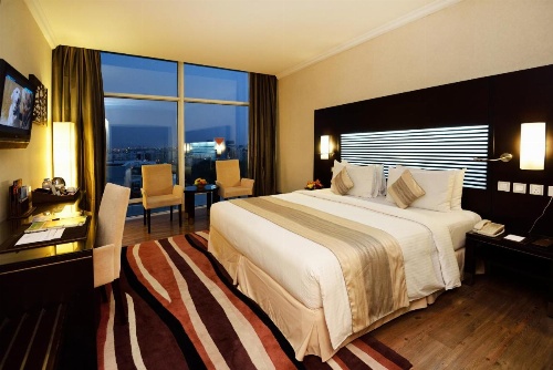 Holiday Villa Hotel & Residence image 12