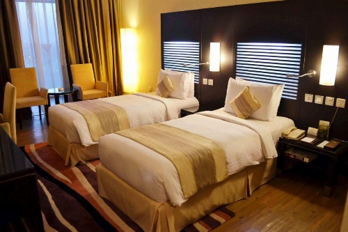 Holiday Villa Hotel & Residence image 18