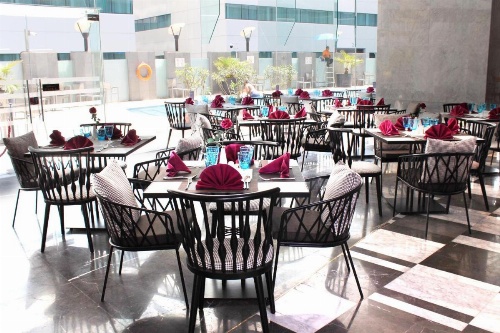 Holiday Villa Hotel & Residence image 19