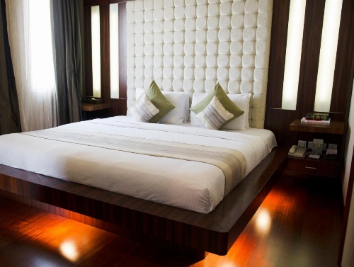 Holiday Villa Hotel & Residence image 5